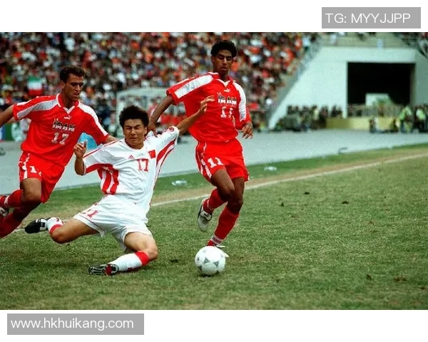 五十年前足球传奇人物回顾 球场上的辉煌岁月与不朽经典 五十年前足球传奇人物回顾 球场上的辉煌岁月与不朽经典