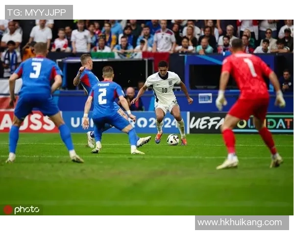 足球巨星解读赛场风云 全面剖析技术与战术的精彩对决